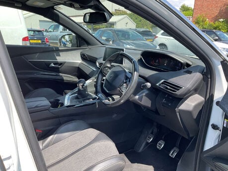 Peugeot 5008 1.5 5008 GT Line Premium Blue HDi S/S 5dr 17