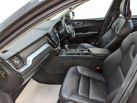 Volvo XC60 2.0 XC60 Momentum D4 AWD Auto 4WD 5dr 56