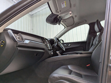Volvo XC60 2.0 XC60 Momentum D4 AWD Auto 4WD 5dr 57