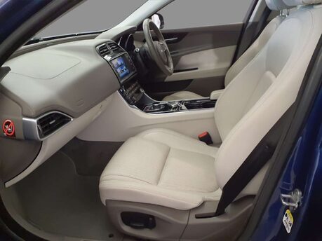 Jaguar XE 2.0 XE Portfolio D Auto 4dr 13