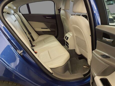 Jaguar XE 2.0 XE Portfolio D Auto 4dr 18