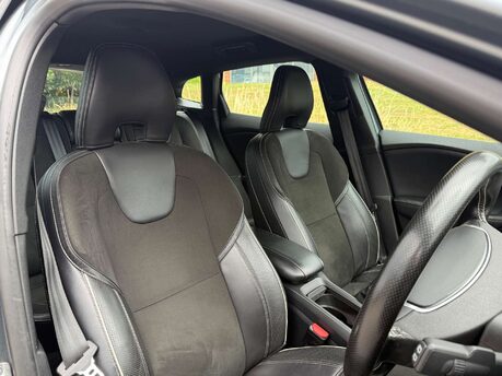 Volvo V40 2.0 V40 R-Design Nav T2 5dr 9