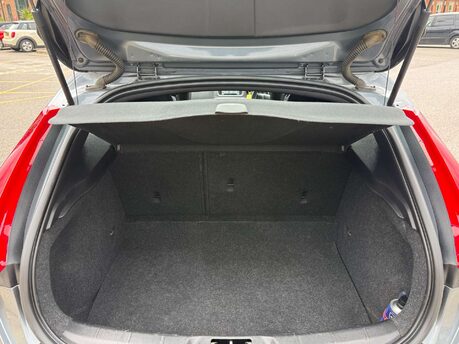 Volvo V40 2.0 V40 R-Design Nav T2 5dr 25