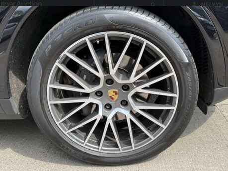 Porsche Cayenne 3.0 Cayenne V6 Auto 4WD 5dr 19