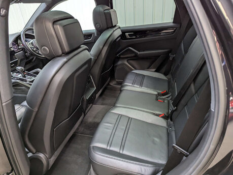 Porsche Cayenne 3.0 Cayenne V6 Auto 4WD 5dr 66