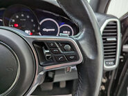 Porsche Cayenne 3.0 Cayenne V6 Auto 4WD 5dr 77