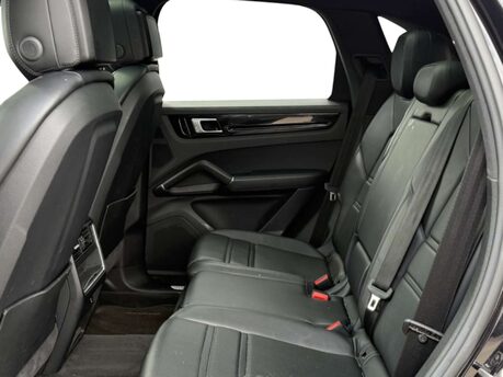 Porsche Cayenne 3.0 Cayenne V6 Auto 4WD 5dr 7