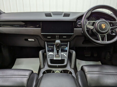 Porsche Cayenne 3.0 Cayenne V6 Auto 4WD 5dr 71