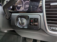 Porsche Cayenne 3.0 Cayenne V6 Auto 4WD 5dr 82
