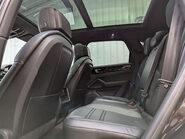 Porsche Cayenne 3.0 Cayenne V6 Auto 4WD 5dr 67