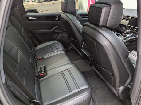Porsche Cayenne 3.0 Cayenne V6 Auto 4WD 5dr 60