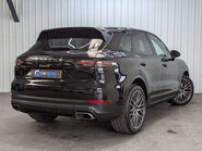 Porsche Cayenne 3.0 Cayenne V6 Auto 4WD 5dr 8