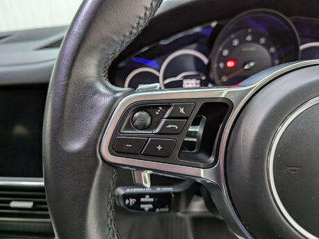 Porsche Cayenne 3.0 Cayenne V6 Auto 4WD 5dr 74