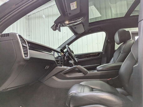 Porsche Cayenne 3.0 Cayenne V6 Auto 4WD 5dr 56