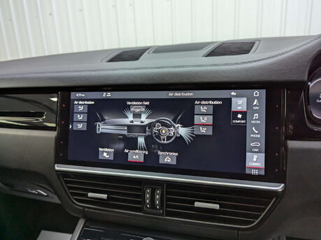 Porsche Cayenne 3.0 Cayenne V6 Auto 4WD 5dr 93