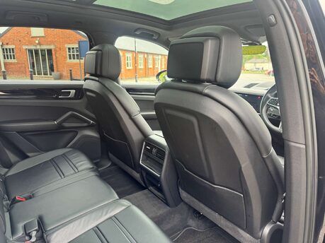 Porsche Cayenne 3.0 Cayenne V6 Auto 4WD 5dr 32