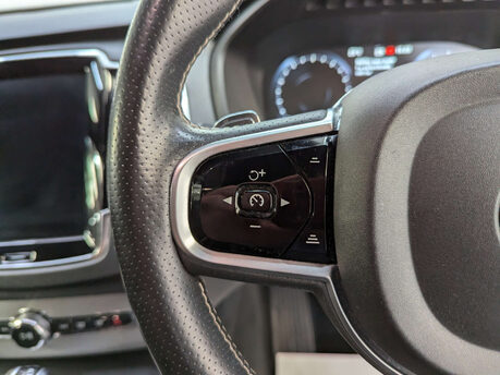 Volvo XC90 2.0 XC90 R-Design D5 PowerPulse AWD Auto 4WD 5dr 86