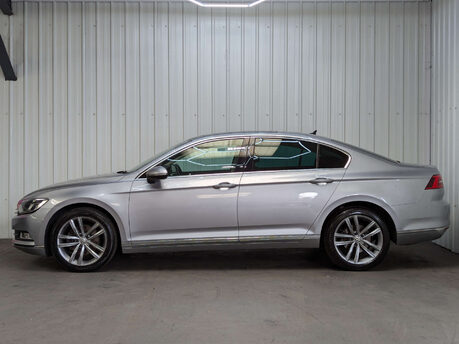 Volkswagen Passat 1.5 Passat GT TSi Evo 4dr 5
