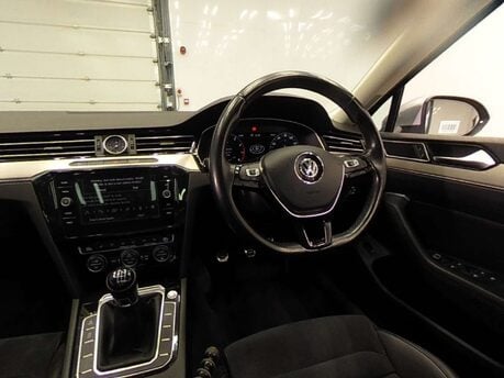 Volkswagen Passat 1.5 Passat GT TSi Evo 4dr 4