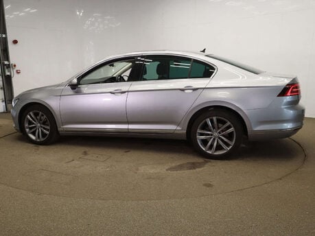 Volkswagen Passat 1.5 Passat GT TSi Evo 4dr 16
