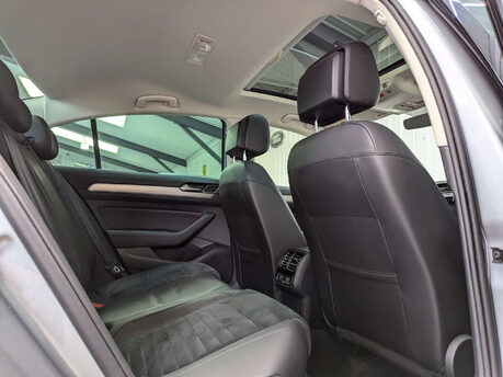 Volkswagen Passat 1.5 Passat GT TSi Evo 4dr 56