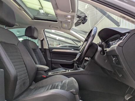 Volkswagen Passat 1.5 Passat GT TSi Evo 4dr 47