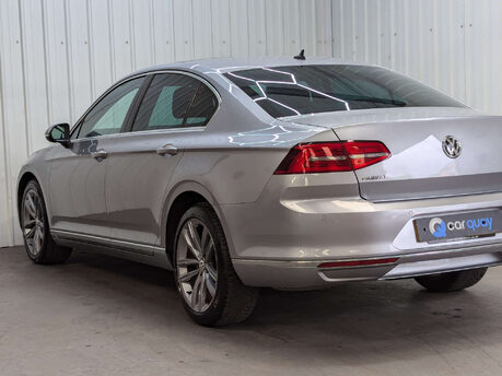 Volkswagen Passat 1.5 Passat GT TSi Evo 4dr 32