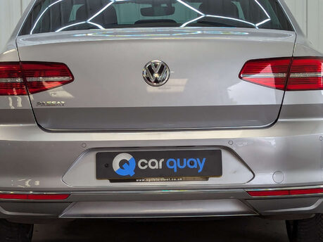 Volkswagen Passat 1.5 Passat GT TSi Evo 4dr 35