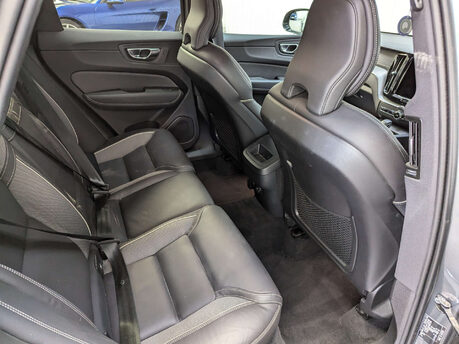 Volvo XC60 2.0 XC60 R-Design Pro B4 MHEV AWD Auto 4WD 5dr 61