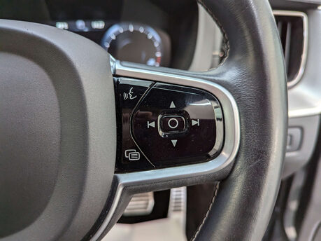 Volvo XC60 2.0 XC60 R-Design Pro B4 MHEV AWD Auto 4WD 5dr 80