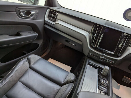 Volvo XC60 2.0 XC60 R-Design Pro B4 MHEV AWD Auto 4WD 5dr 48