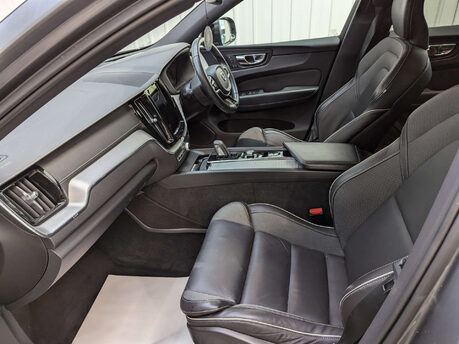 Volvo XC60 2.0 XC60 R-Design Pro B4 MHEV AWD Auto 4WD 5dr 56