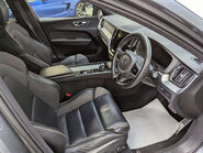 Volvo XC60 2.0 XC60 R-Design Pro B4 MHEV AWD Auto 4WD 5dr 50