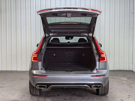 Volvo XC60 2.0 XC60 R-Design Pro B4 MHEV AWD Auto 4WD 5dr 44