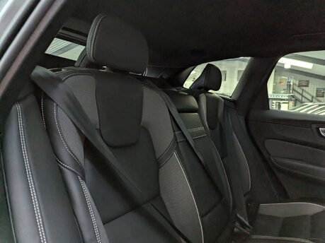 Volvo XC60 2.0 XC60 R-Design Pro B4 MHEV AWD Auto 4WD 5dr 66