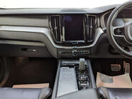 Volvo XC60 2.0 XC60 R-Design Pro B4 MHEV AWD Auto 4WD 5dr 84