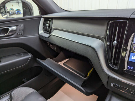 Volvo XC60 2.0 XC60 R-Design Pro B4 MHEV AWD Auto 4WD 5dr 94