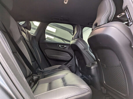 Volvo XC60 2.0 XC60 R-Design Pro B4 MHEV AWD Auto 4WD 5dr 67