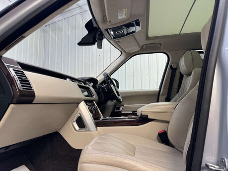 Land Rover Range Rover 4.4 Range Rover Autobiography L SDV8 Auto 4WD 5dr 57
