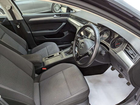 Volkswagen Passat 2.0 Passat S TDI 4dr 50