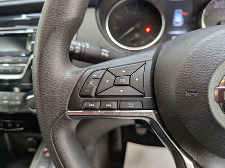 Nissan Qashqai 1.3 Qashqai Visia DIG-T 5dr 74
