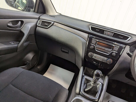 Nissan Qashqai 1.3 Qashqai Visia DIG-T 5dr 47