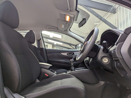 Nissan Qashqai 1.3 Qashqai Visia DIG-T 5dr 53