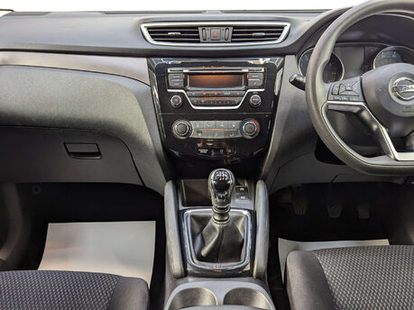 Nissan Qashqai 1.3 Qashqai Visia DIG-T 5dr 76