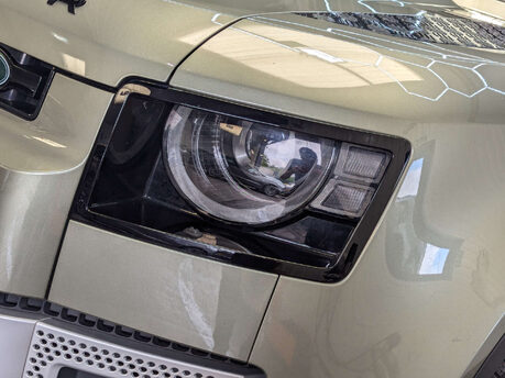 Land Rover Defender 2.0 Defender SE Auto 4WD 5dr 30