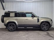Land Rover Defender 2.0 Defender SE Auto 4WD 5dr 17