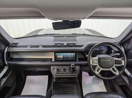 Land Rover Defender 2.0 Defender SE Auto 4WD 5dr 2