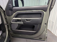 Land Rover Defender 2.0 Defender SE Auto 4WD 5dr 55