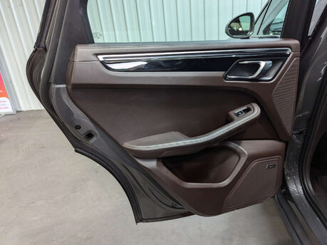 Porsche Macan 3.0 Macan S D Semi-Auto 4WD 5dr 47