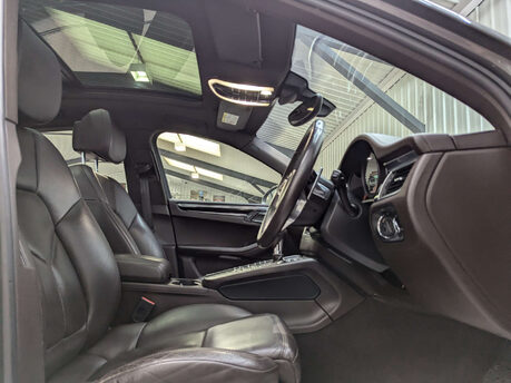 Porsche Macan 3.0 Macan S D Semi-Auto 4WD 5dr 29
